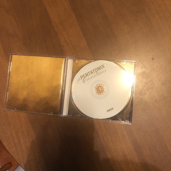 Pentatonix Christmas CD - Picture 3 of 4